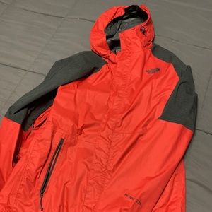 Men’s lightweight North Face Jacket